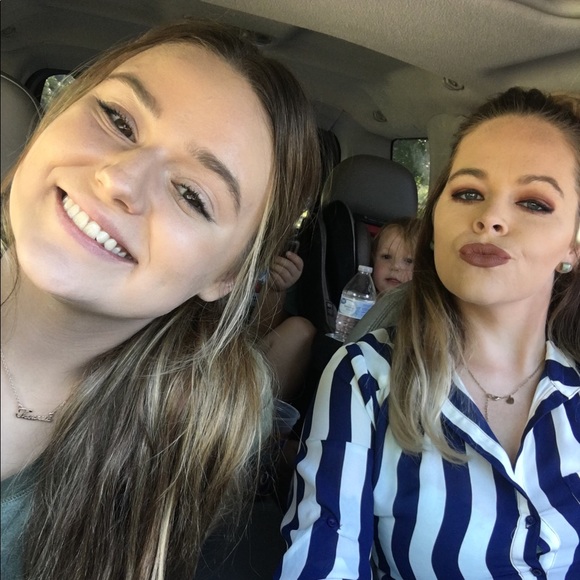 Meet your Posher, Torri - Picture 1 of 1